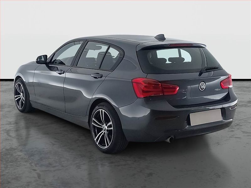 BMW Řada 1 (2017) 118d, Automat, Navi, Tempomat - fotka 4 z 20