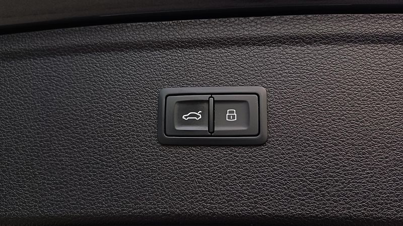 Audi Q5 2.0TDI 150kW QUATRRO S-LINE-ČR - fotka 17 z 50