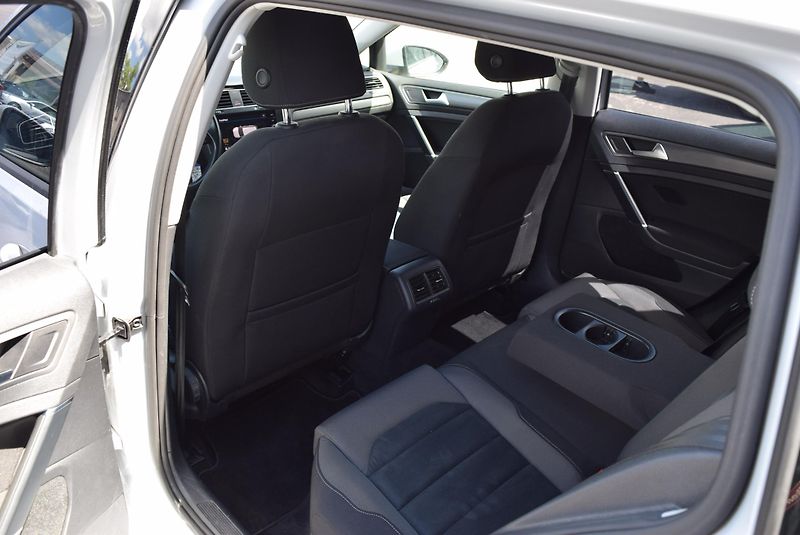 Volkswagen Golf Variant (2018) 1.4TSI 92kw CLBMT TAŽ NAVI APP - fotka 15 z 44