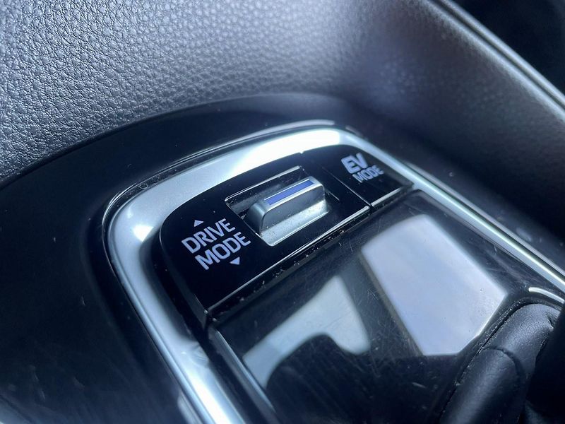 Toyota Corolla COM. STYLE TECH 1.8 Hyb. 90 kW - fotka 18 z 28