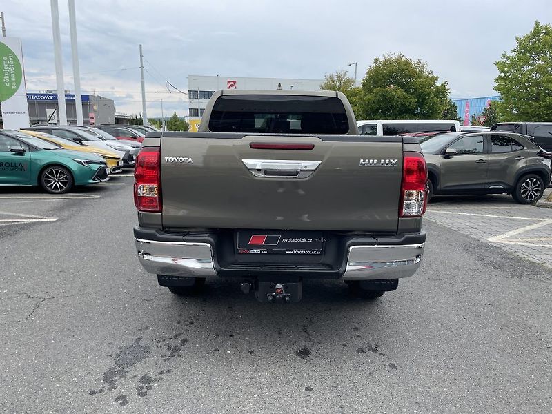 Toyota Hilux 2.8D 6AT Active - fotka 4 z 29