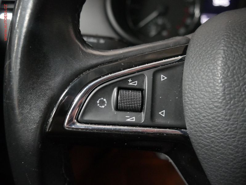 Škoda Octavia (2013) 1.6 TDi, ČR, Sport, bixen, - fotka 14 z 21