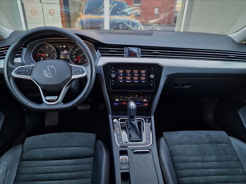 Volkswagen Passat 2.0TDI 147kW 4MOTION DSG Eleg - fotka 24 z 50