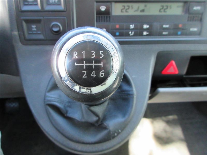 Volkswagen Caravelle 2,5 TDi 128Kw, 4x4, 7míst, Lon - fotka 21 z 30