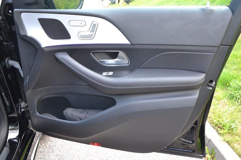 Mercedes-Benz GLE 350.de Plug-in Hybrid AMG 4Mat - fotka 32 z 46