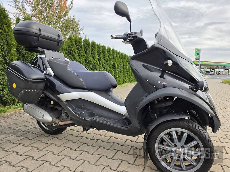 Piaggio MP3 250 LT (2009) - fotka 1 z 20