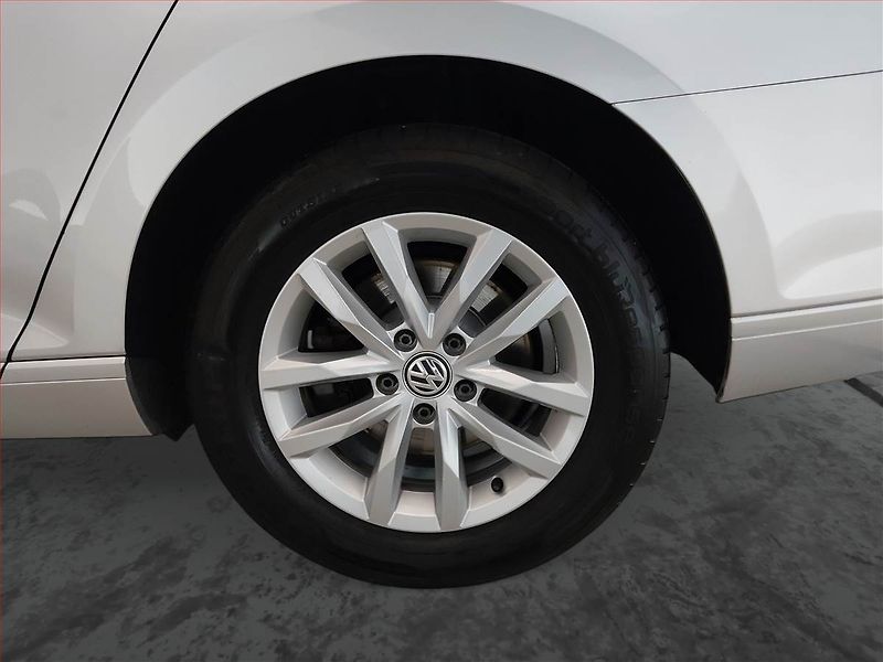 Volkswagen Passat (2017) 2.0 TDI, Automat, Tempomat - fotka 15 z 17