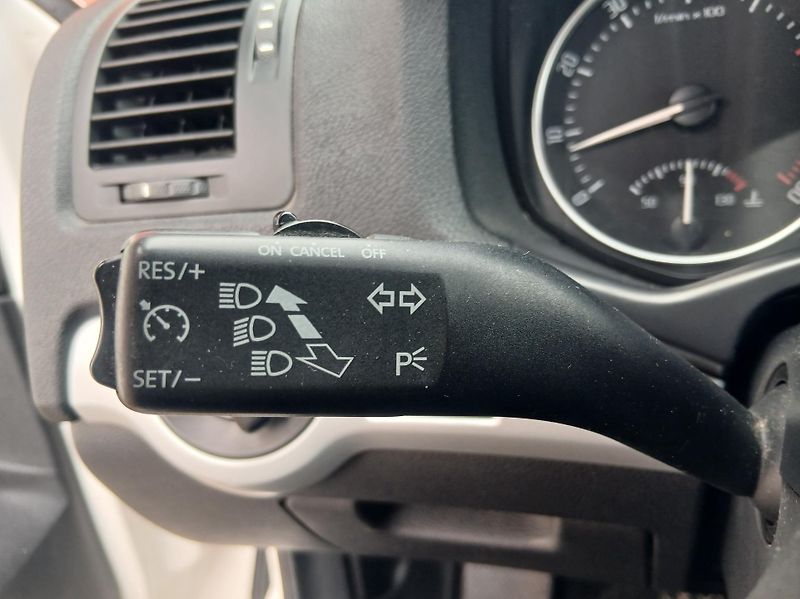 Škoda Octavia 1.6i KLIMA - fotka 21 z 32