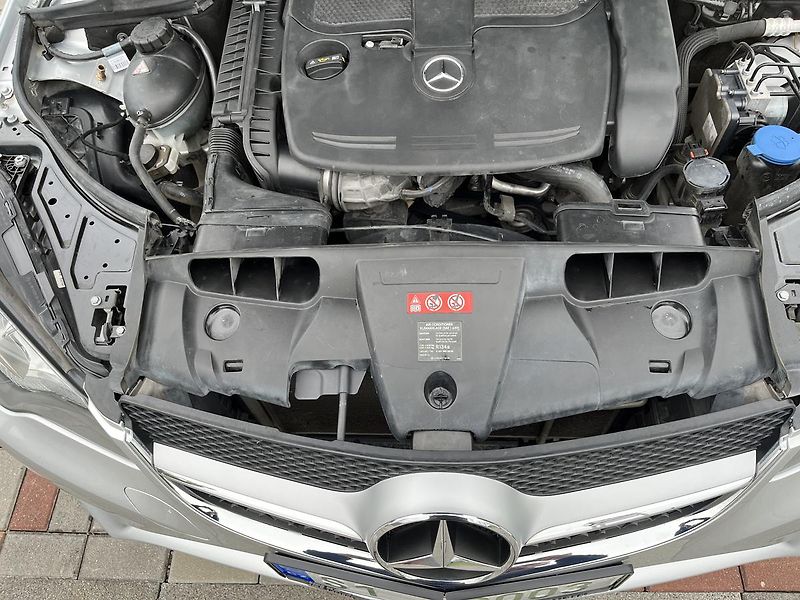 Mercedes-Benz Třídy E (2013) 350 i V6 AMG Styl paket (950) - fotka 25 z 39