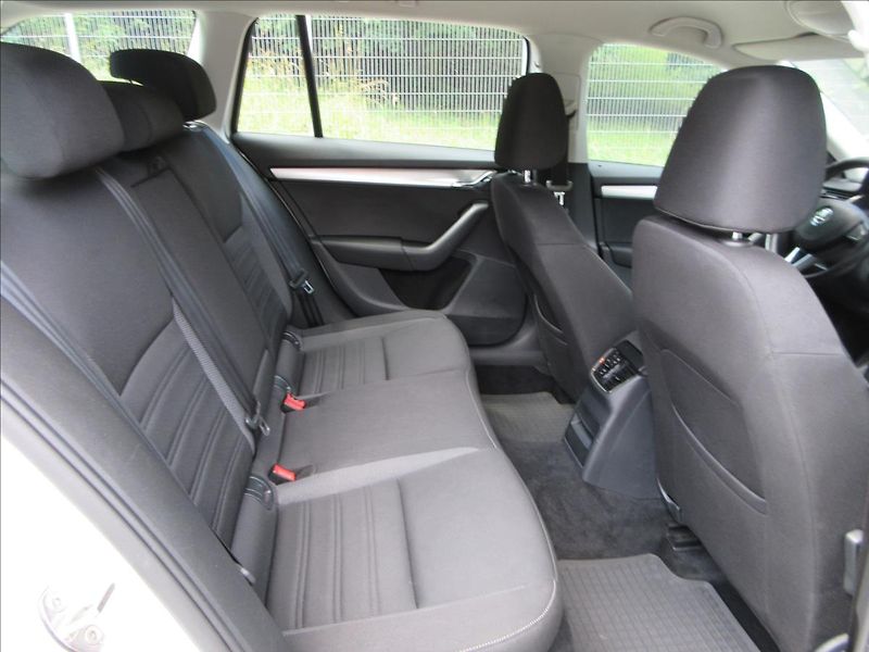 Škoda Octavia 1,6 TDi 85 Kw, Navi, Nové v ČR - fotka 16 z 28
