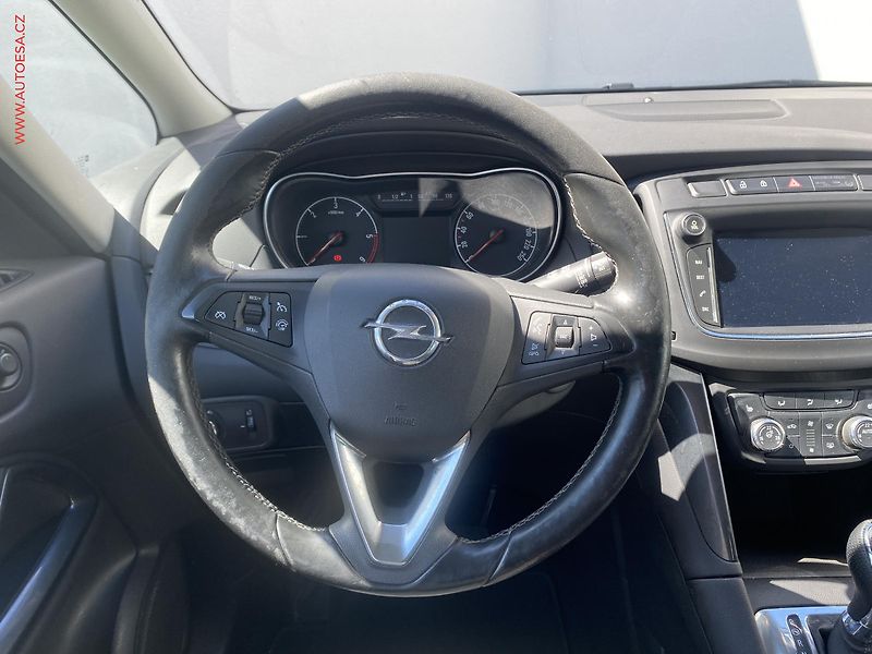 Opel Zafira (2017) 2.0 CDTi, AT, navi, park - fotka 9 z 18