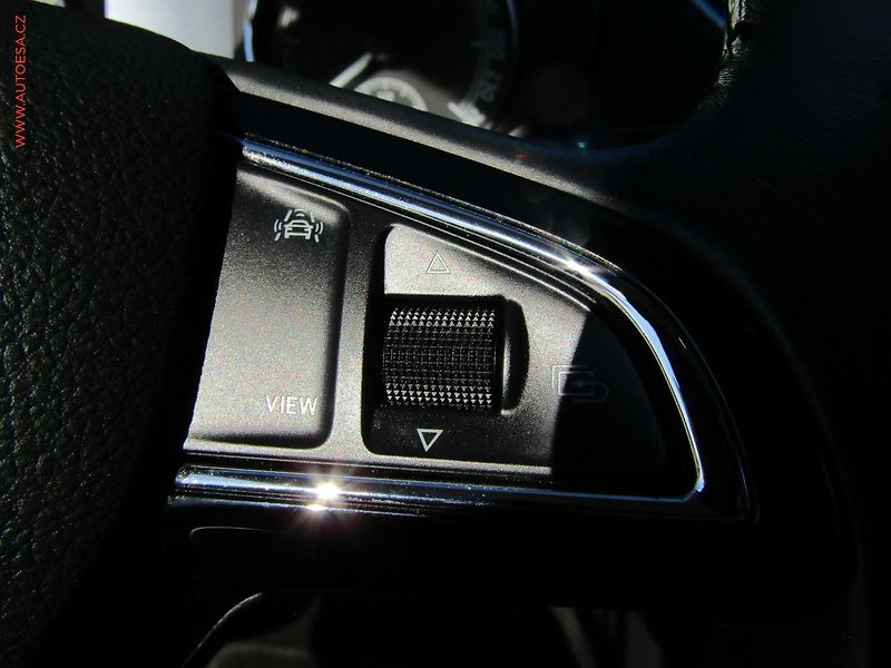 Škoda Octavia (2018) 2.0 TDi, DSG, xenon - fotka 16 z 25