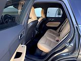 Volvo XC60 T5 AWD // MOMENTUM PRO  - náhled 13