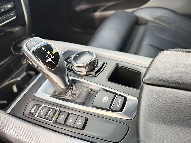 BMW X5 3.0/230kW xDrive40d - fotka 29 z 40
