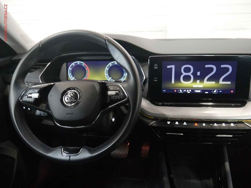 Škoda Octavia (2023) 2.0 TDi, TOUR, DSG, navi, LED - fotka 13 z 29
