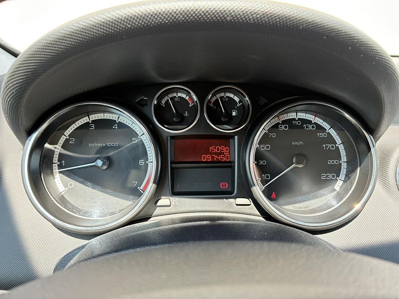 Peugeot 308 1.4 16V VTi 98k Access - fotka 15 z 18