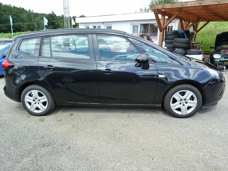 Opel Zafira 1.4 Turbo Edition - fotka 4 z 17