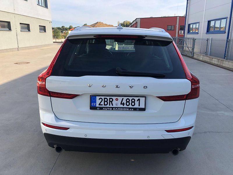 Volvo XC60 (2019) Volvo XC60 B4 AWD MOMENTUM PRO - fotka 5 z 25