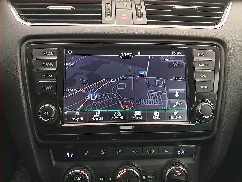 Škoda Octavia (2014) Scout 2.0 TDI, 4X4, Automat - fotka 13 z 19