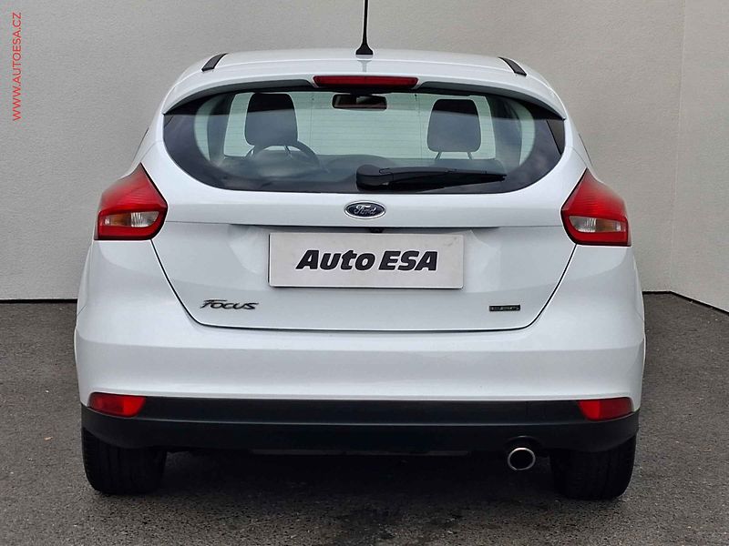 Ford Focus (2017) 1.5.EB, 1.maj,ČR, Titanium - fotka 5 z 18