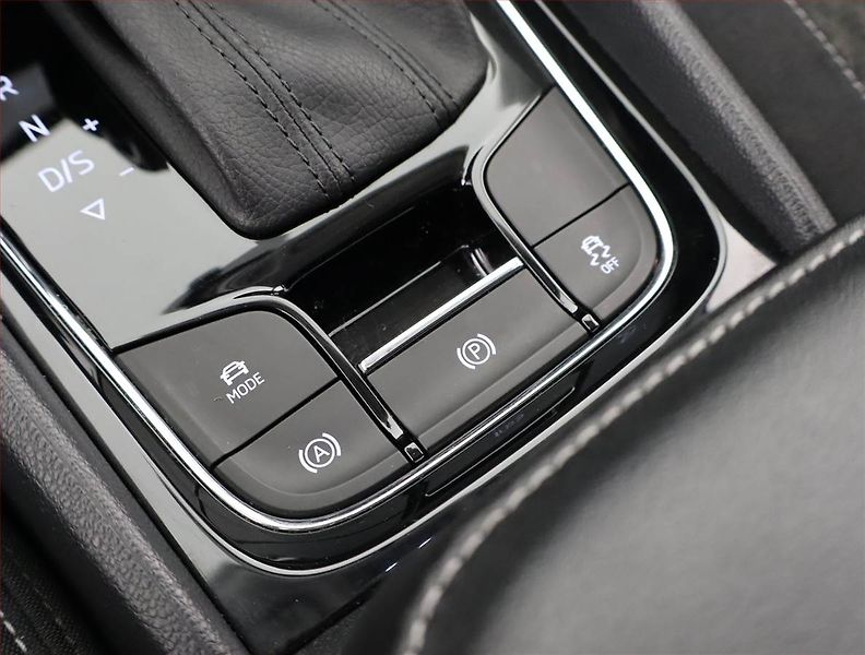 Škoda Karoq (2023) Style 2.0 TDI - fotka 19 z 24