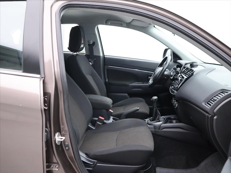 Mitsubishi ASX 1.6 MIVEC 86kW LPG CZ - fotka 11 z 28