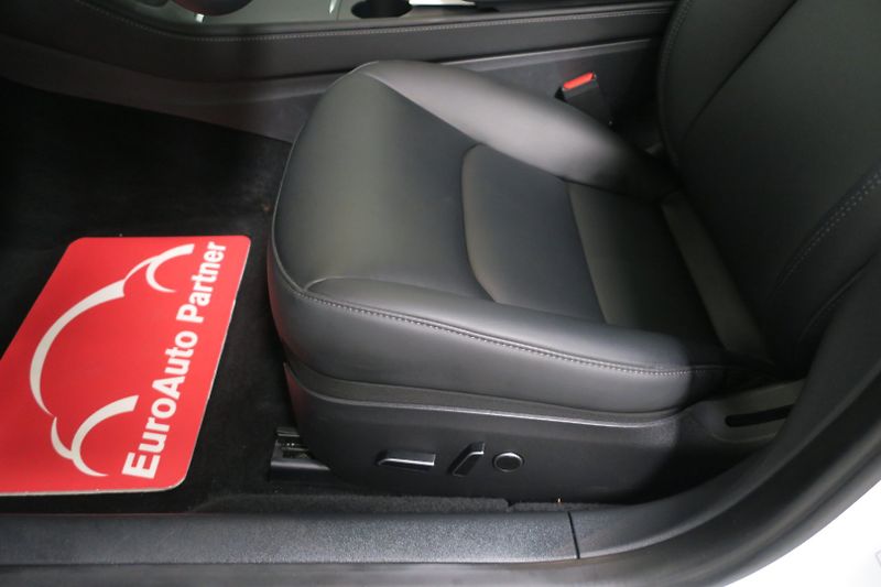 Tesla Model 3 (2023) Long Range Dual Motor SOH 97% - fotka 15 z 47