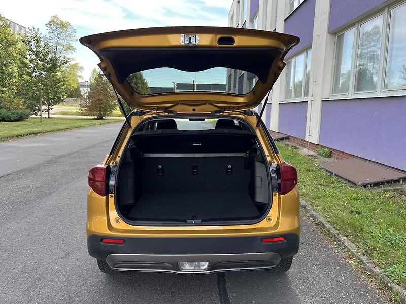 Suzuki Vitara 1,4 BoosterJet Elegance/servis - fotka 16 z 34