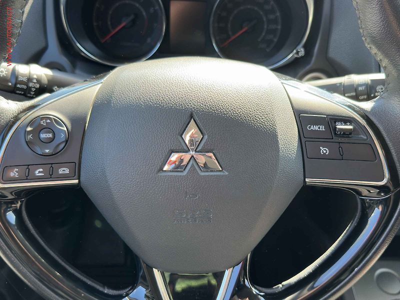 Mitsubishi ASX (2018) 1.6MIVEC, 2.maj,ČR, Xenon - fotka 12 z 20
