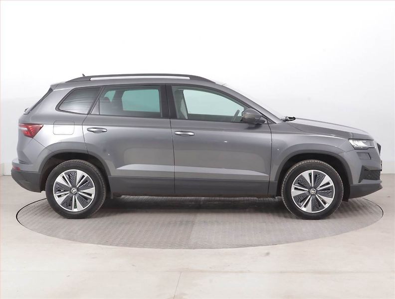 Škoda Karoq (2024) Ambition 1.5 TSI - fotka 6 z 21