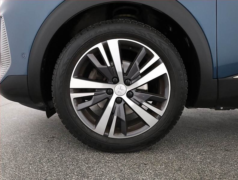 Peugeot 3008 (2023) 1.5 BlueHDi - fotka 16 z 16