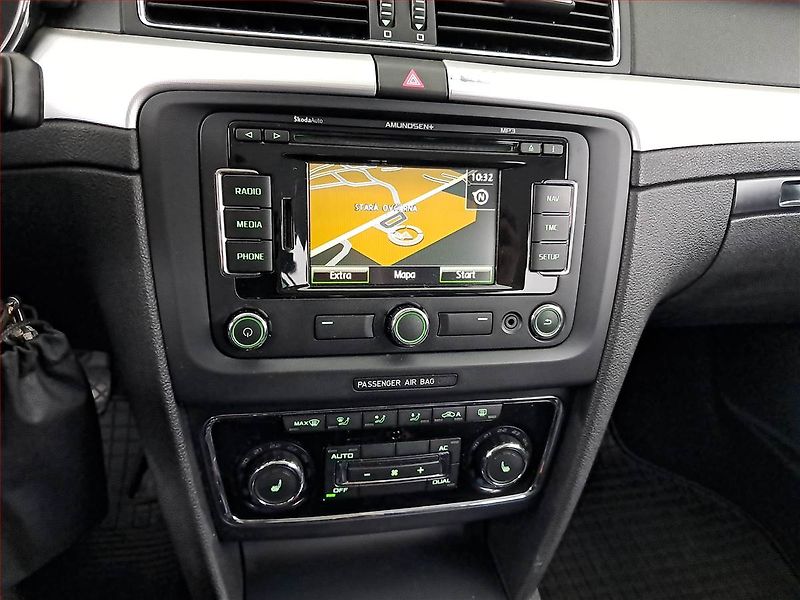 Škoda Superb (2012) Comfort 2.0 TDI, Tempomat - fotka 15 z 15