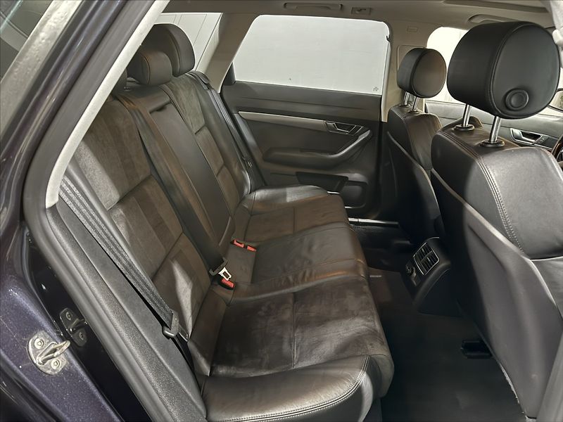 Audi A6 2,4   V6 QUATTRO ALCANTARA - fotka 21 z 30