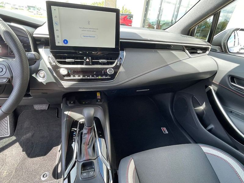 Toyota Corolla 2.0 Hybrid GR SPORT - fotka 26 z 28