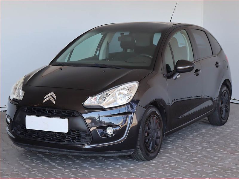 Citroën C3 (2010) 1.4 i, po STK, rezervace - fotka 2 z 15