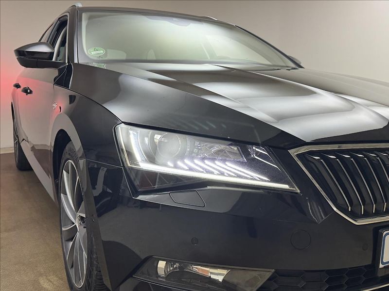 Škoda Superb 2,0 TDi 110kW L&K DPH ACC DCC - fotka 50 z 56