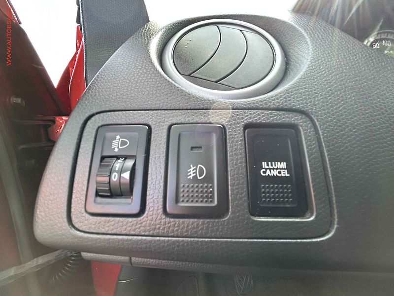 Suzuki Swift (2006) 1.4i 16v - fotka 13 z 17