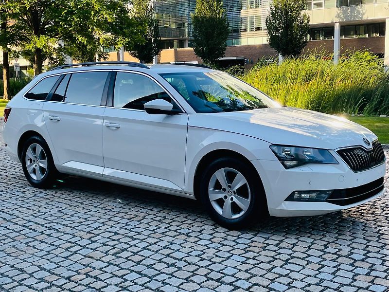 Škoda Superb 2.0TDI 1MAJITEL TAŽNÉ SERVISKA - fotka 8 z 44