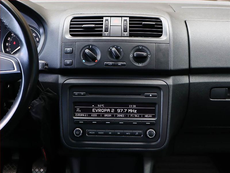 Volvo V60 (2017) D3 2.0, Automat, Serv.kniha - fotka 9 z 17