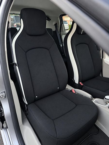 Renault ZOE NAVI,2xKOLA,SERVISKA - fotka 37 z 46