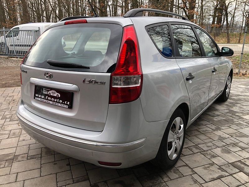 Hyundai i30 (2009) 1.4 16V - fotka 5 z 33