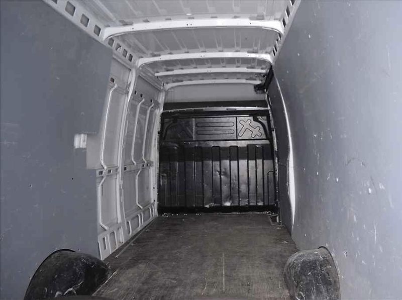 Iveco Daily (2023) 35S16 maxi pouze 59000 km - fotka 5 z 8