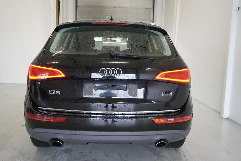 Audi Q5  2,0 TFSI QUATTRO AUT. - fotka 6 z 27