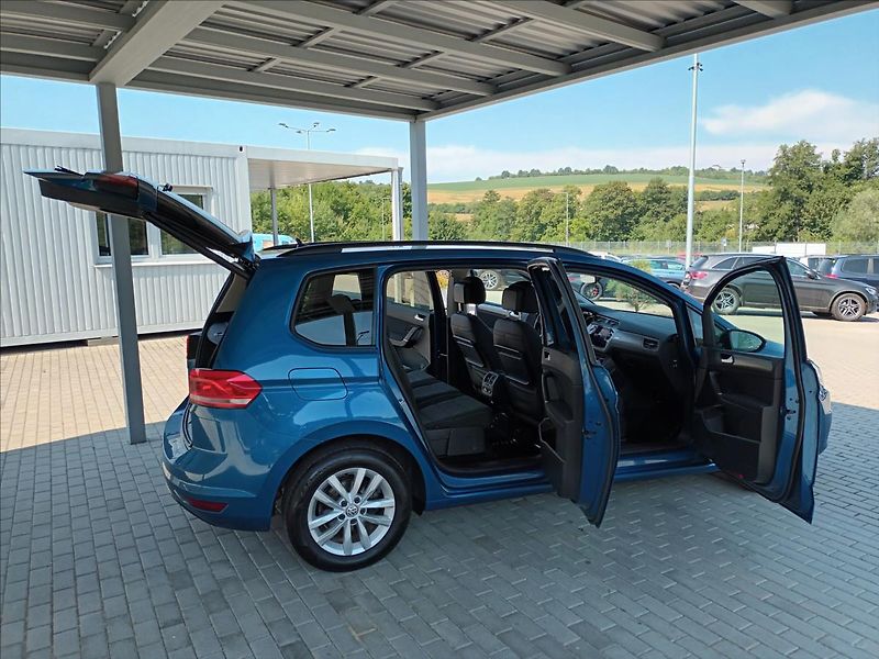 Volkswagen Touran 1,4 TSI,110KW,7M,HIGHLINE,LED - fotka 9 z 46