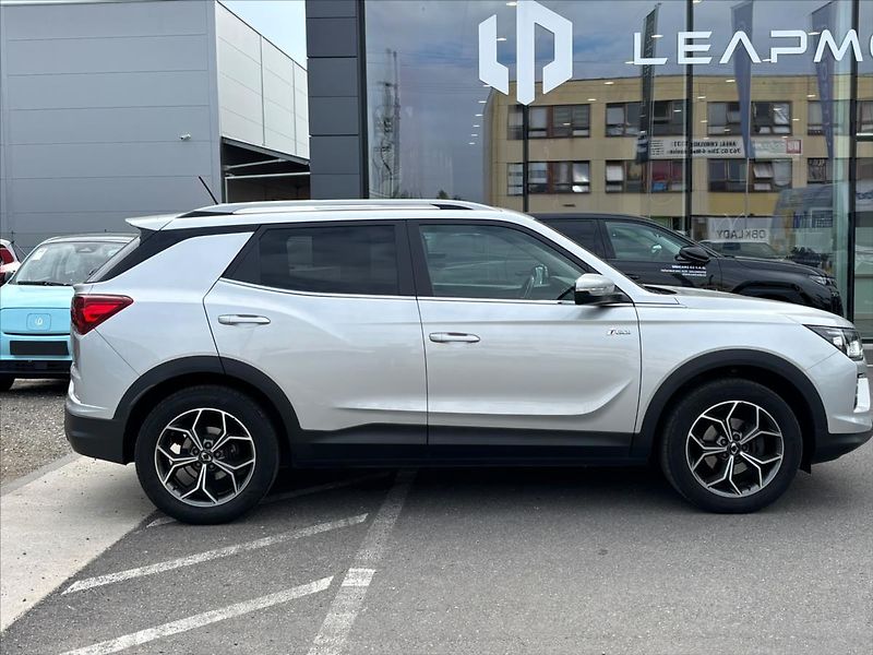 SsangYong Korando 1,5 GDI  Style AT - fotka 8 z 28