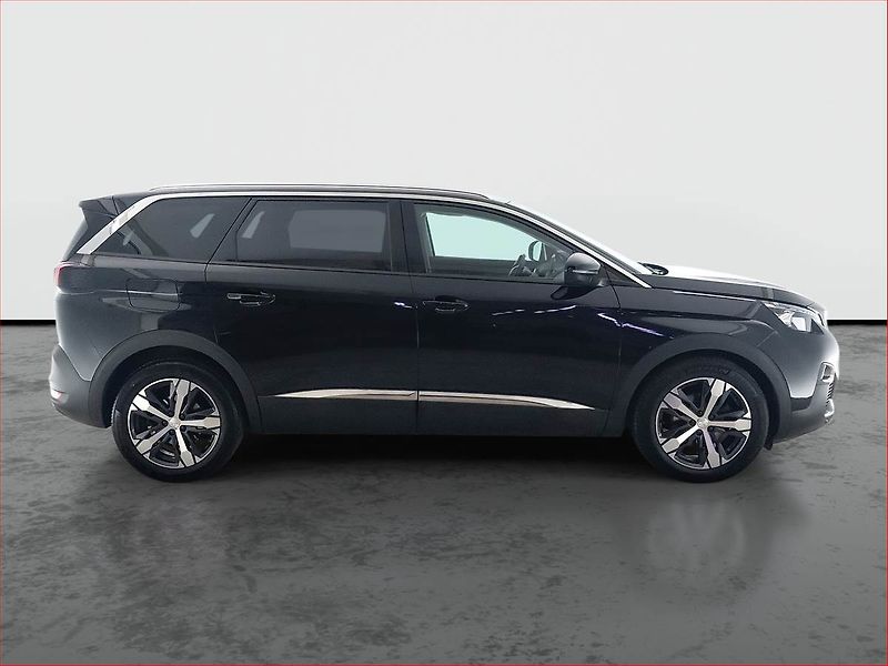 Peugeot 5008 (2018) 1.5 BlueHDi, 7 míst, Kůže - fotka 6 z 22