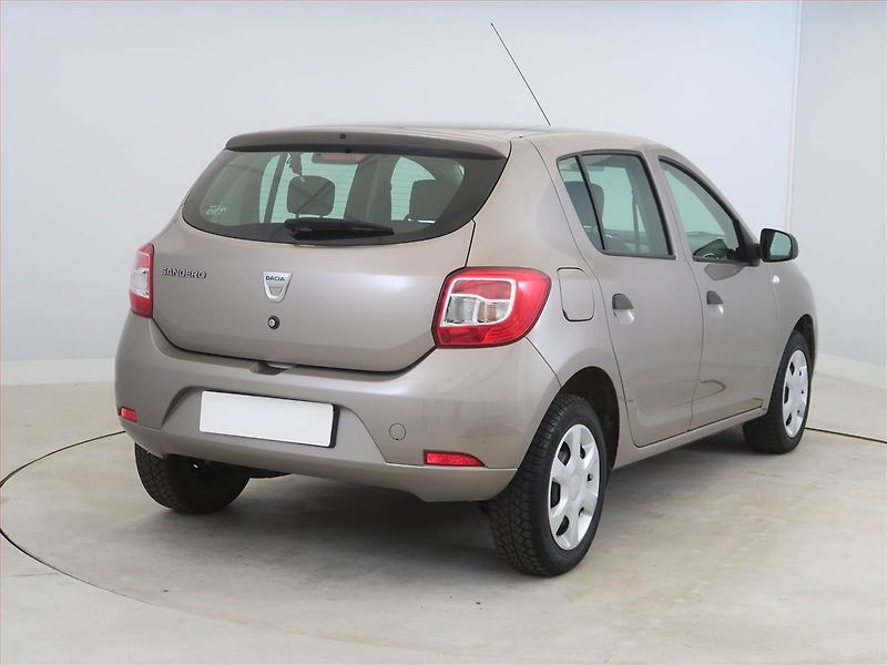 Dacia Sandero (2013) 1.2 16V - fotka 5 z 12