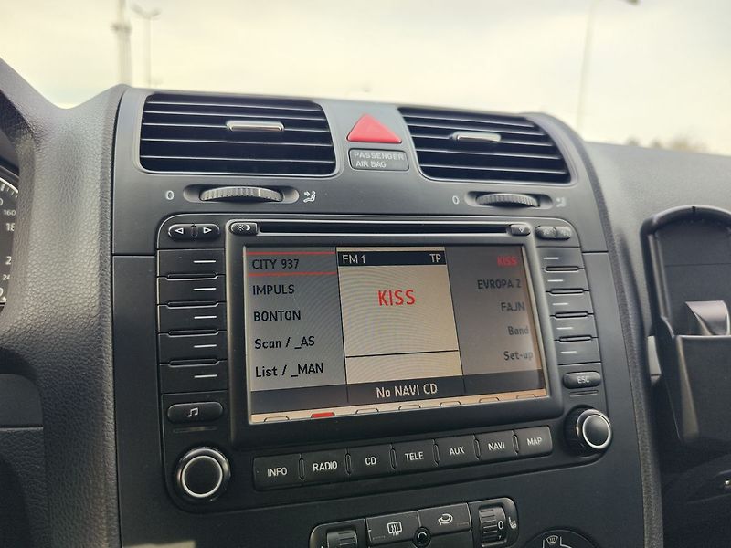 Volkswagen Golf 1.9 TDI/77kW DSG - fotka 15 z 24