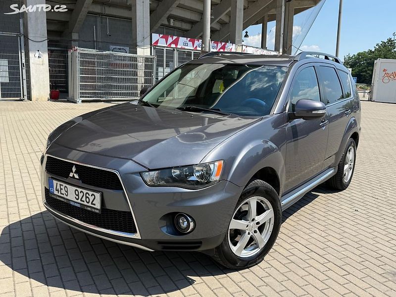Mitsubishi Outlander (2010) 2.2 DI-D, 130kw 4x4 - fotka 1 z 19