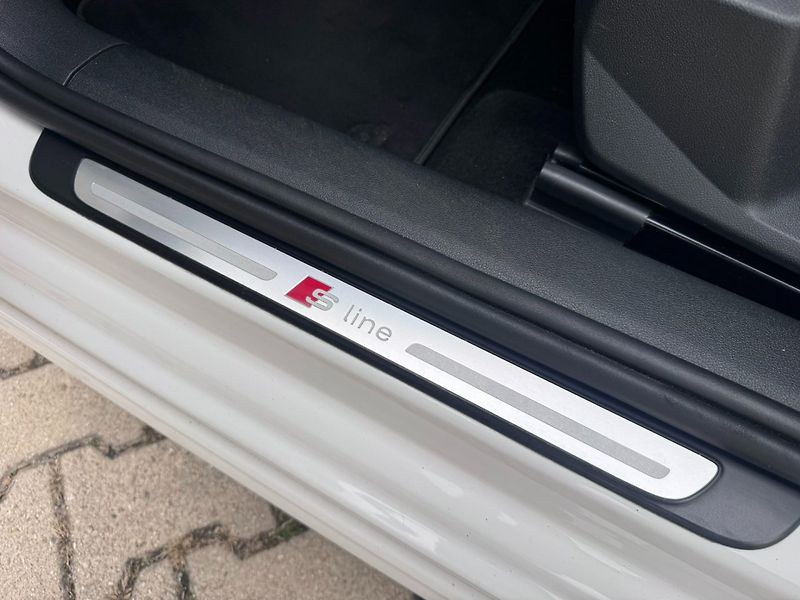 Audi A1 (2019) 2,0 TFSI 147 KW S-LINE DPH - fotka 40 z 50
